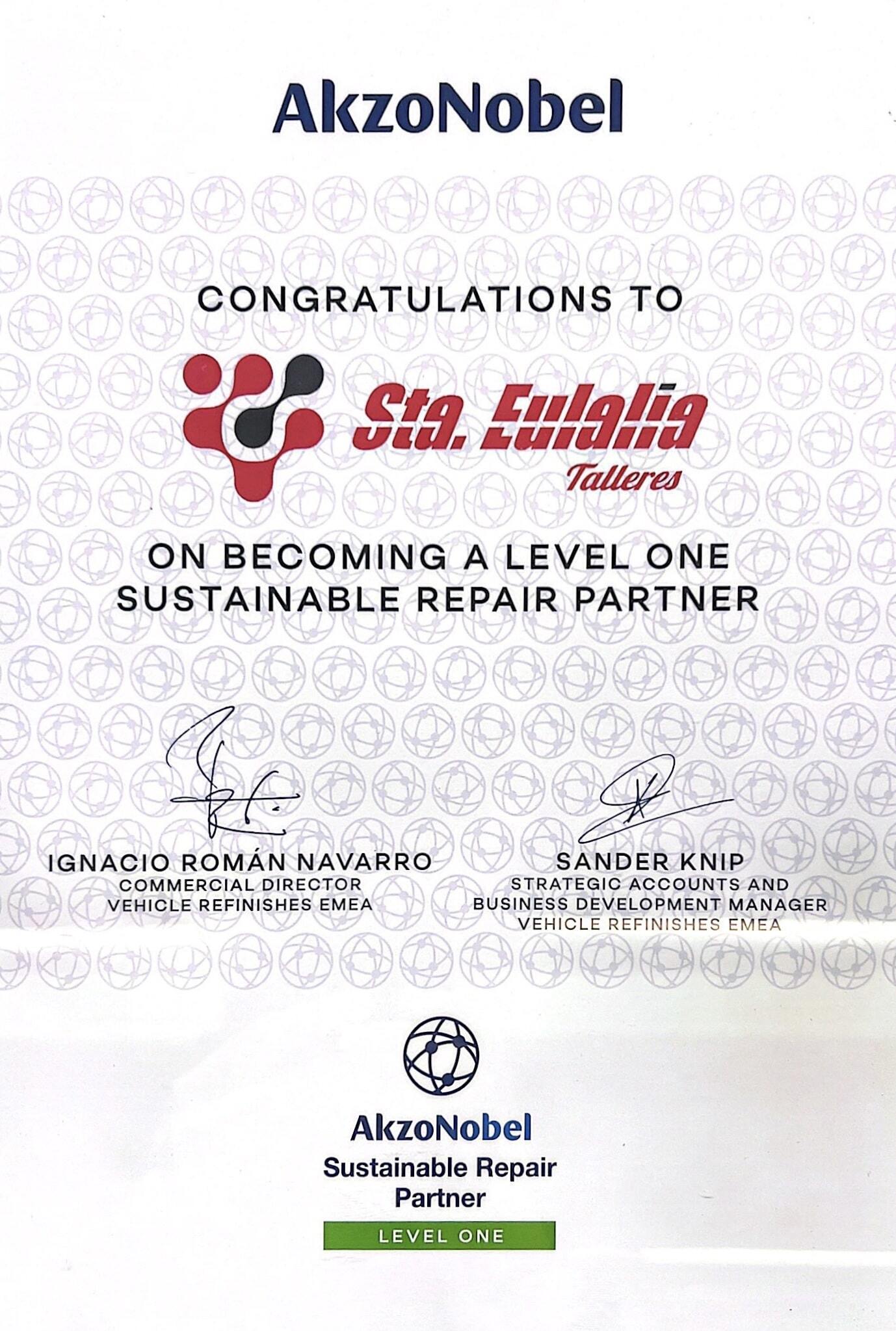 Reconocimiento otrogado a Talleres Sta. Eulalia por AkzoNobel.